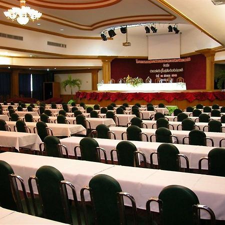 Pathumthani Place Hotel Ngoại thất bức ảnh