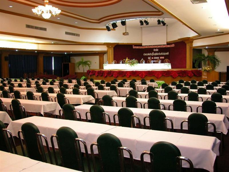 Pathumthani Place Hotel Ngoại thất bức ảnh