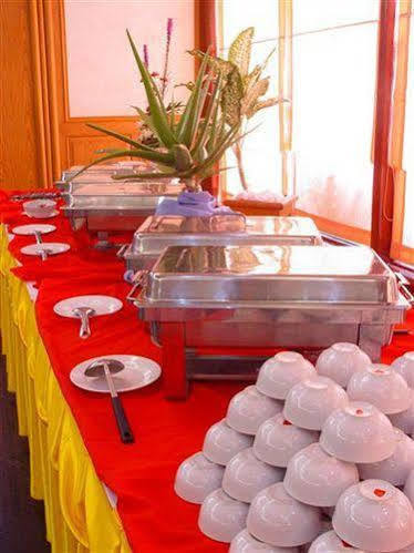Pathumthani Place Hotel Ngoại thất bức ảnh