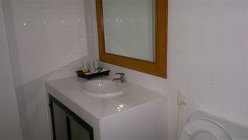 Pathumthani Place Hotel Ngoại thất bức ảnh